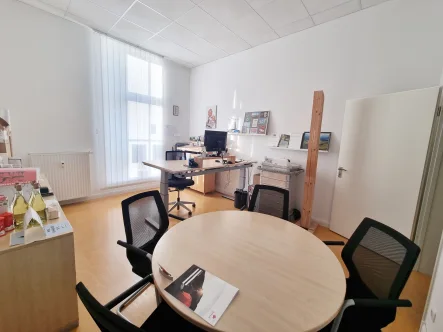 Helles und großzügiges Büro - Büro/Praxis mieten in Bad Tölz - Helles, möbliertes Büro als Co Working Space