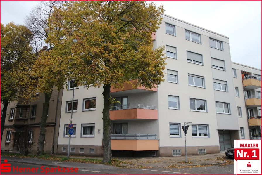 Straßenansicht - Wohnung kaufen in Herne - Wohnen im GrünenEigentumswohnungmit Balkon und Garage