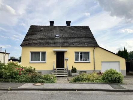 Außenansicht - Haus kaufen in Kamen - Dieses Haus macht Gartenfreunde glücklich -