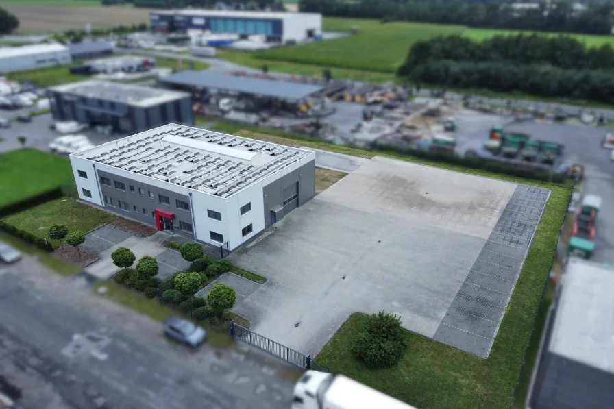 Nordostansicht  weichgezeichnet - Halle/Lager/Produktion kaufen in Ibbenbüren - Flexibel nutzbare Gewerbehalle - Top-Standort!