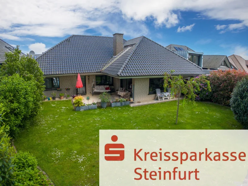 Südseite / Gartenansicht - Haus kaufen in Mettingen - Einladendes Einfamilienhaus mit idyllischem Garten und Dachausbaureserve