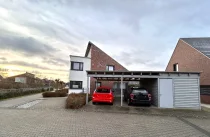 Gemeinschaftliches Carport mit Abstellraum