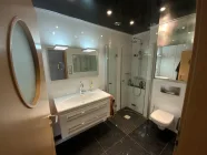 Topmodernes Badezimmer