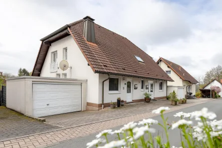 Außenansicht - Haus kaufen in Ennepetal - Großzügig, modern & hochwertig ausgestattet - junges Zweifamilienhaus in top Lage von Ennepetal!