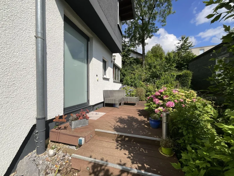 Eingang - Haus kaufen in Radevormwald - Gepflegte Doppelhaushälfte mit Garten und Carport in ruhiger und ländlicher Lage von Radevormwald