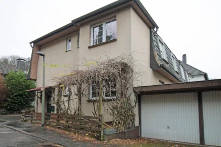 Ansicht - Haus kaufen in Wetter - Großzügige und gut aufgeteilte Doppelhaushälfte mit einer Garage in beliebter Lage von Wetter-Volmarstein