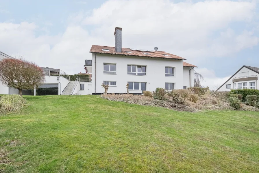 Ansicht vom Süden - Haus kaufen in Wetter - Zweifamilienhaus mit unverbaubarem Blick und in exponierter Lage von Wetter-Wengern/ Witten-Bommerholz