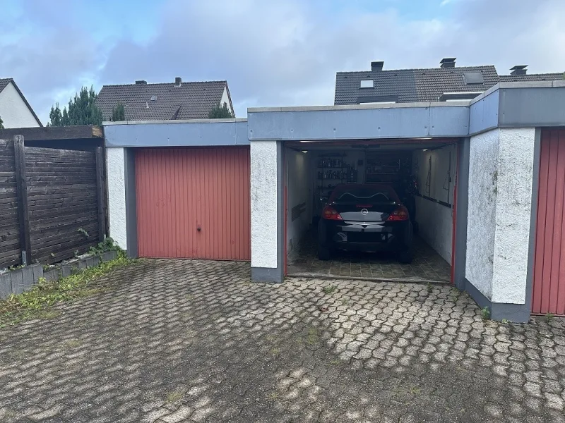2 große Garagen
