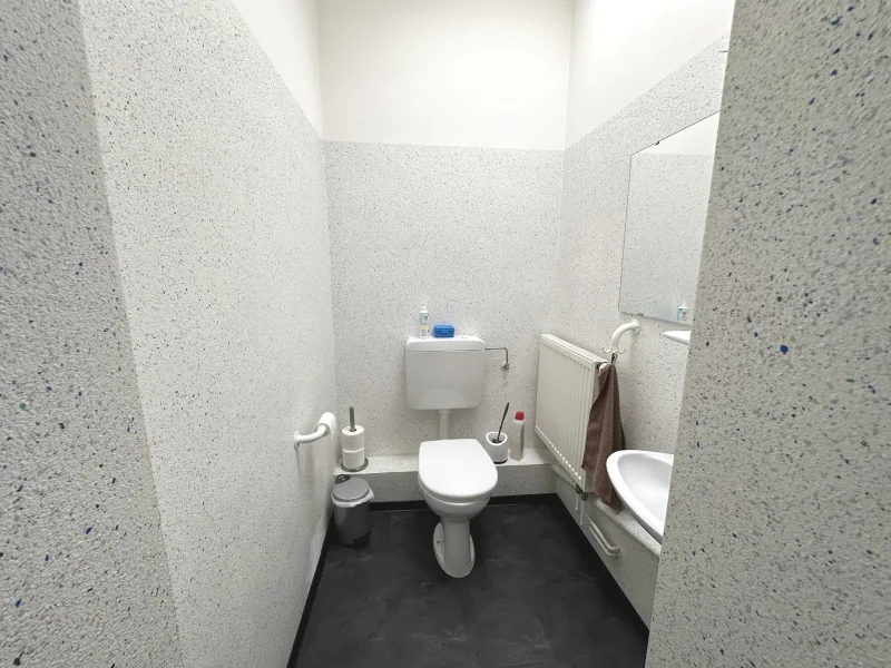 Bürogebäude-WC 