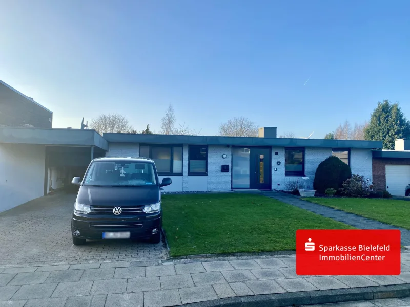 Außenansicht - Haus kaufen in Bielefeld - Reihenbungalow auf Erbbaugrundstück in Jöllenbeck