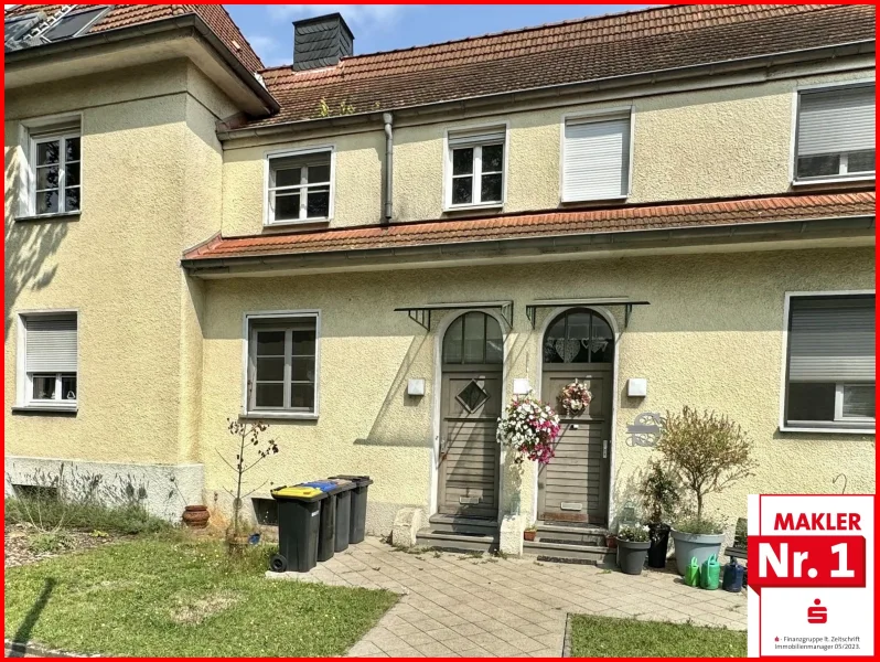 Straßenansicht 1 - Haus kaufen in Bottrop - Ideal für die kleine Familie...