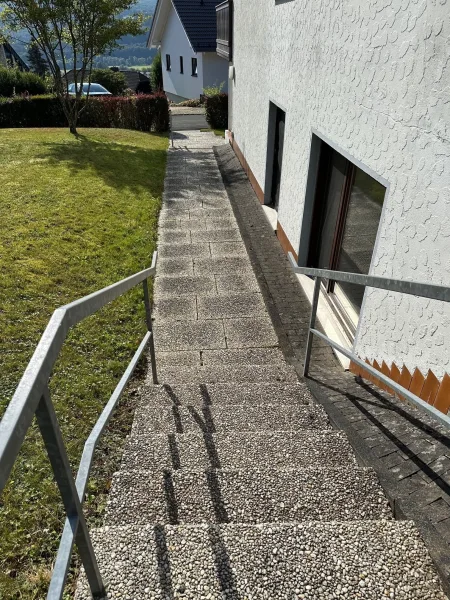 Treppe zur Hauptwohnung