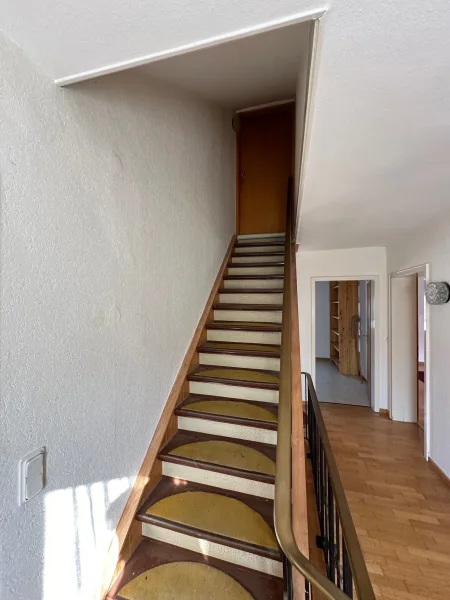 Treppe zum Dachgeschoss