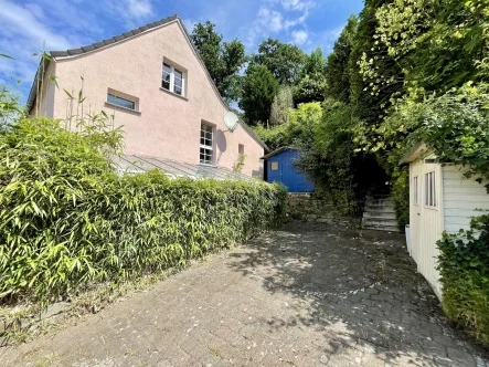 Außenansicht - Haus kaufen in Herdecke - Freistehendes Einfamilienhaus mit Hangterrasse