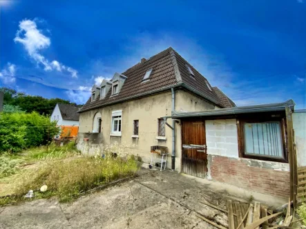 Ansicht Hausfront - Haus kaufen in Dortmund - Für Anpacker und Selbst-Verwirklicher...