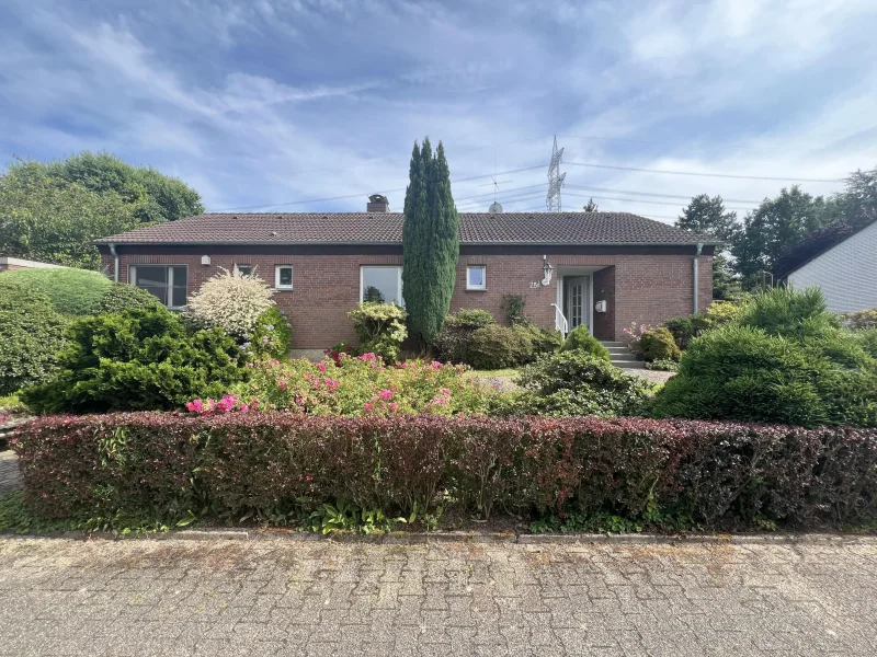 Vorderansicht - Haus kaufen in Dortmund - Bequemes WOHNEN auf einer Ebene...