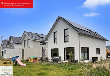 Rückansicht - Haus kaufen in Gelsenkirchen - IHR NEUES TRAUMHAUS: FREISTEHEND & EXKLUSIV!