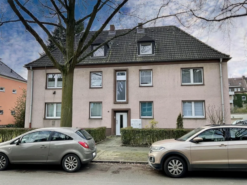 Vorderansicht - Zinshaus/Renditeobjekt kaufen in Gelsenkirchen - 5-FAMILIENHAUS FREISTEHEND IN RUHIGER WOHNLAGE VON GE-BECKHAUSEN. KOMPLETT VERMIETET!