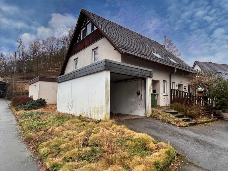 Hausansicht vorne - Haus kaufen in Lüdenscheid - Gute Gelegenheit