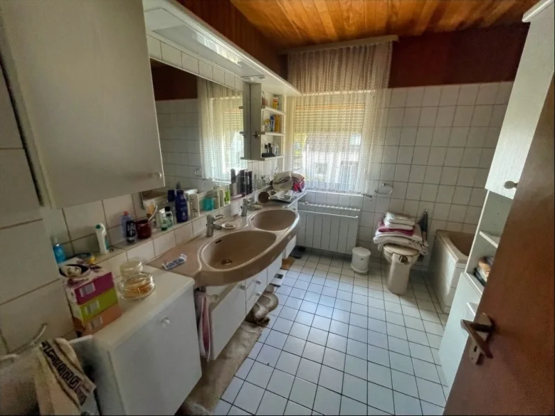 Badezimmer im OG