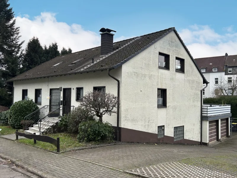 Ansicht vorne - Haus kaufen in Halver - Begehrtes Haus mit viel Platz