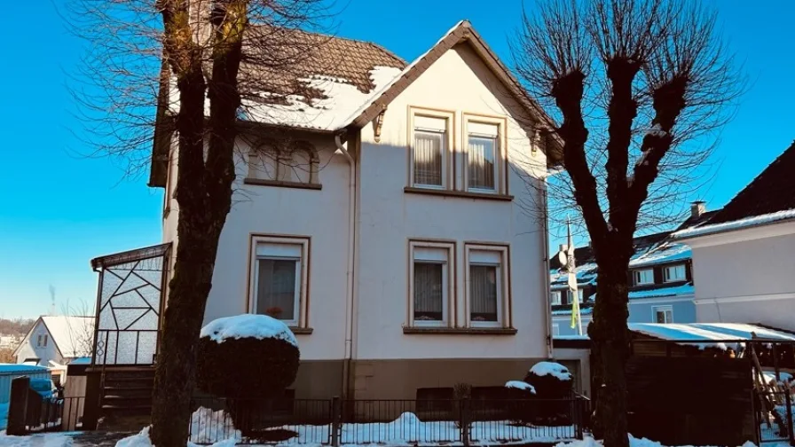 Aussenansicht - Haus kaufen in Lüdenscheid - Solider Wohntraum