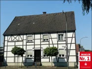 Imposante Außenansicht vom Haupthaus