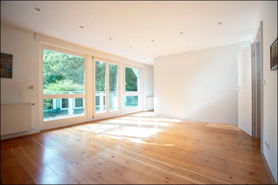 Großes Elternschlafzimmer mit großem Balkon