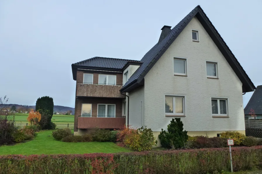 Vorderansicht mit Anbau - Haus kaufen in Bünde - Ruhige Lage in Dünne....