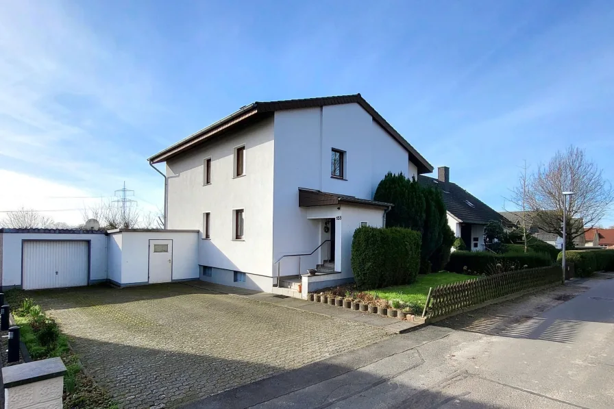 Hauptansicht - Haus kaufen in Hiddenhausen - Schöne Lage am Ortsrand!