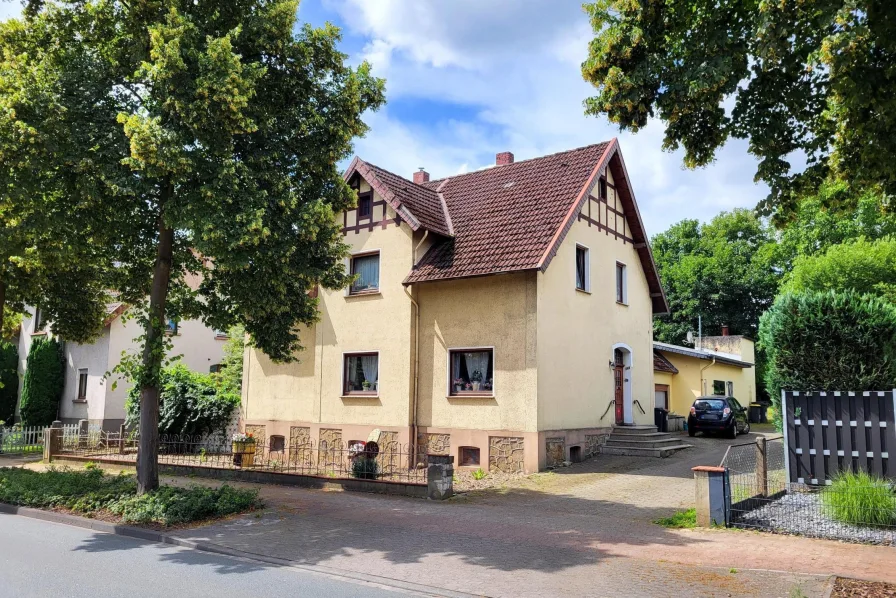 Hauptansicht - Haus kaufen in Hiddenhausen - Altbau mit Anbauwohnung sucht Handwerker