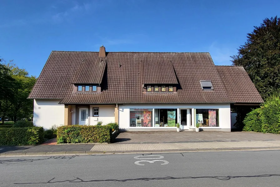 Hauptansicht - Haus kaufen in Hiddenhausen - Kooperation von Beruf und Privat in bester Wohnlage