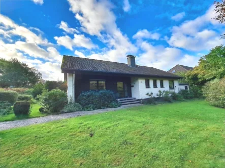 Vorderansicht - Haus kaufen in Vlotho - Der Klassiker schlechthin (aktuell vermietet)!