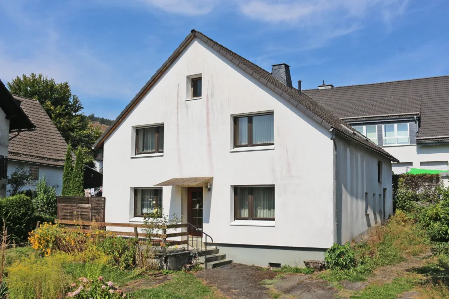 3011084a Ansicht - Haus kaufen in Hallenberg - Günstige Gelegenheit in Dorflage von Hallenberg-Hesborn