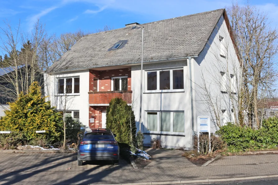 3038124a Ansicht - Haus kaufen in Winterberg - Begehrtes Haus mit Gewerbeeinheit und Garten in zentraler Lage von Winterberg!