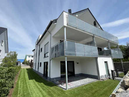 Erdgeschosswohnung mit großzügiger Terrasse - Wohnung kaufen in Bad Salzuflen - Erdgeschosswohnung mit eigenem kleinen Garten