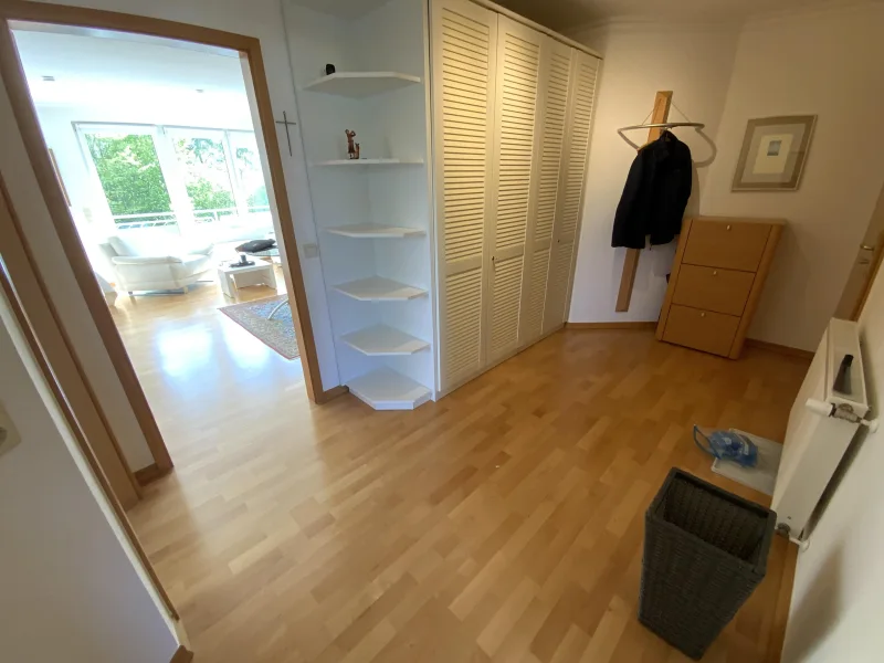 Flur mit Einbauschrank