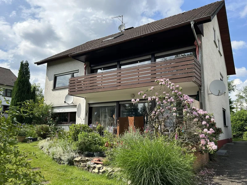 Straßenansicht - Haus kaufen in Lemgo - Solides Mehrfamilienhaus im Norden von Lemgo!