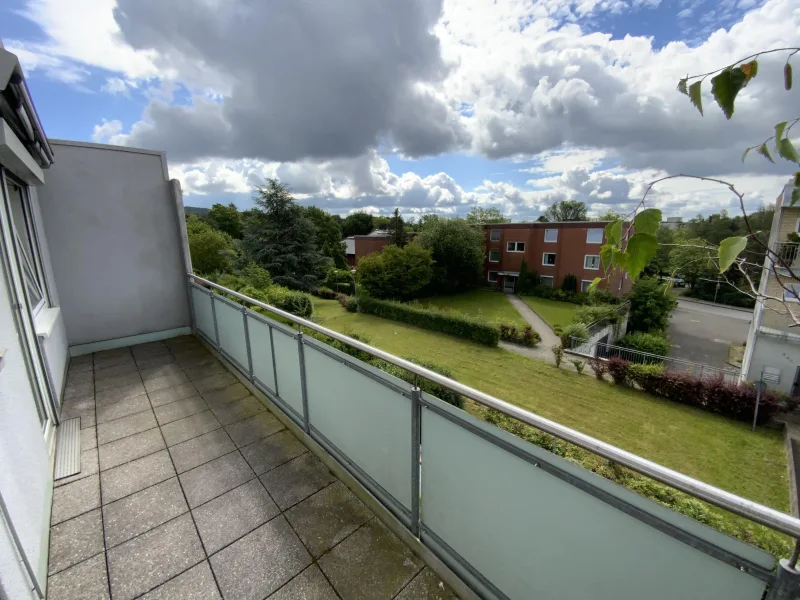 Blick vom Balkon - Wohnung kaufen in Oerlinghausen - Großer Balkon und TG-Stellplatz inkl.