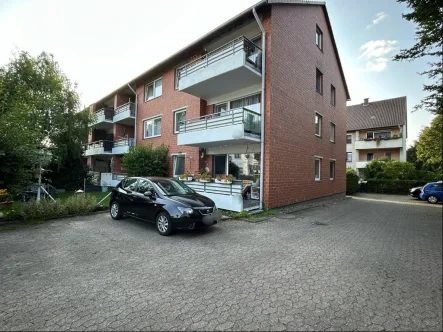 Straßenansicht - Wohnung kaufen in Lemgo - Schöne Wohnung zum Verlieben!