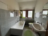 Badezimmer im Obergeschoss 