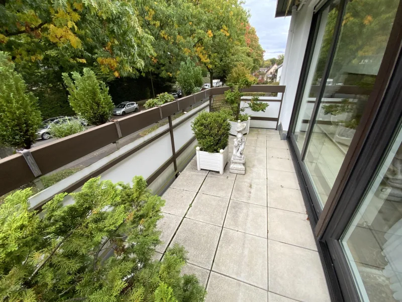 Westbalkon mit Blick ins Grüne