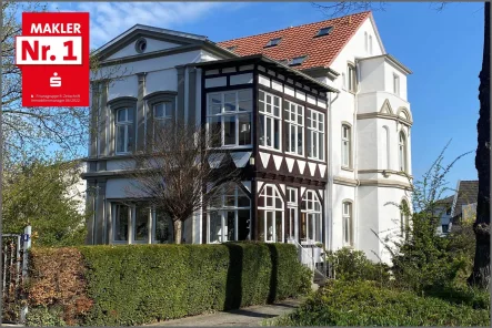Straßenansicht - Wohnung kaufen in Soest - Lichtdurchflutete Wohnung in attraktiver Altbauvilla !