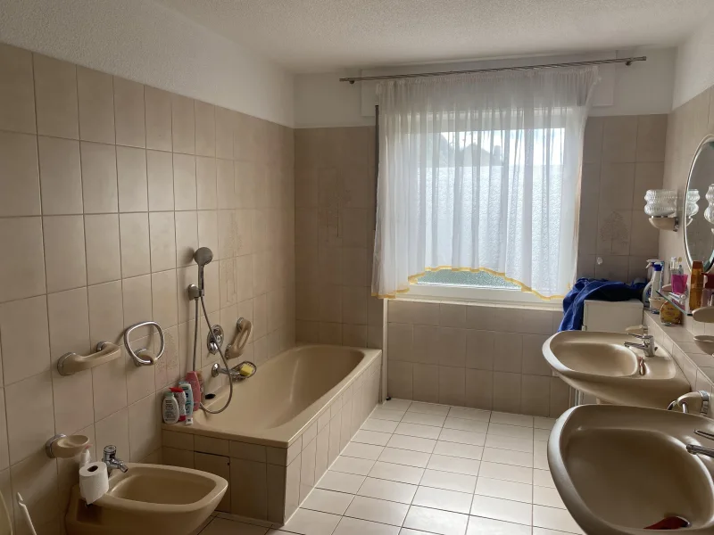 Badezimmer / EG