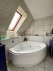 und Whirlpoolbadewanne