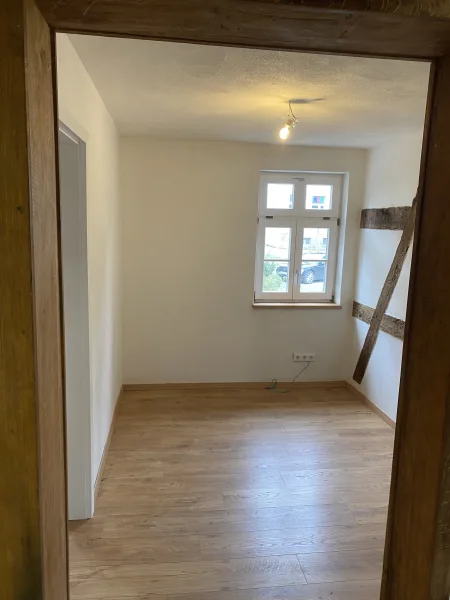 Durchgangszimmer / Büro / EG