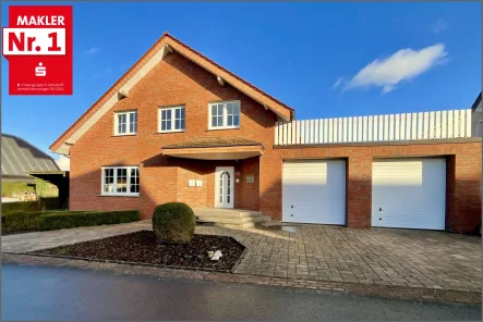 Frontansicht der Immobilie - Haus kaufen in Anröchte - Ein Haus mit Weitblick und viel Platz!ZFH am Ortsrand von Anröchte