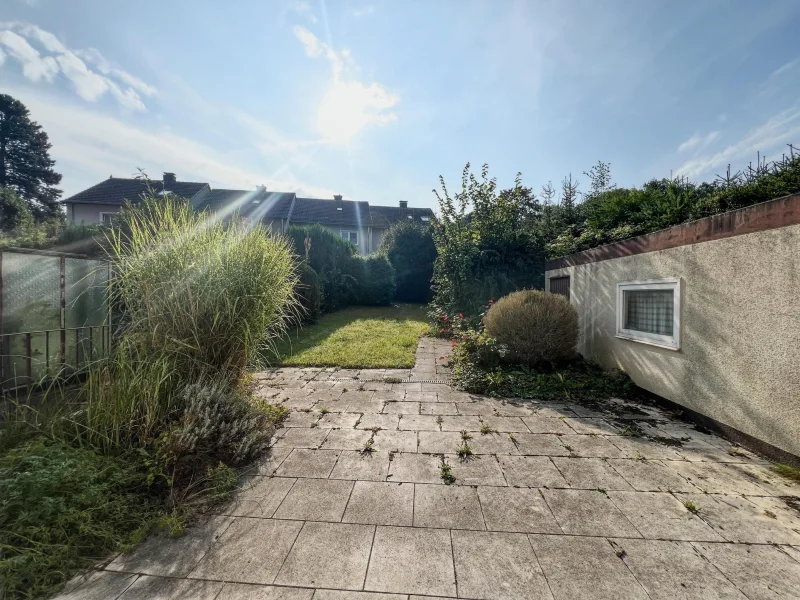 Terrasse mit Garten