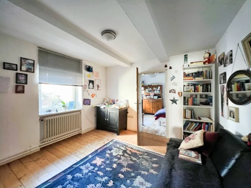 Durchgangszimmer und Schlafzimmer Haupthaus