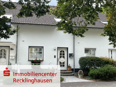 Frontfoto - Haus kaufen in Oer-Erkenschwick - Hier sind Sie herzlich willkommen! Reihenhaus mit Garage in Oer-Erkenschwick